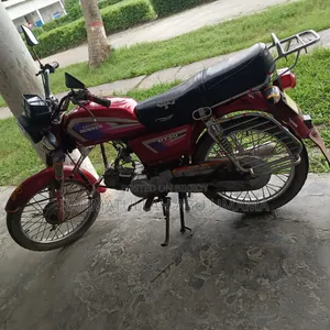 দায়াং ডিওয়াই১০০-এ ২০১২ লাল