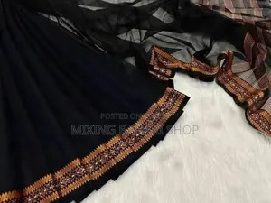 স্ক্রিন প্রিন্ট শাড়ি