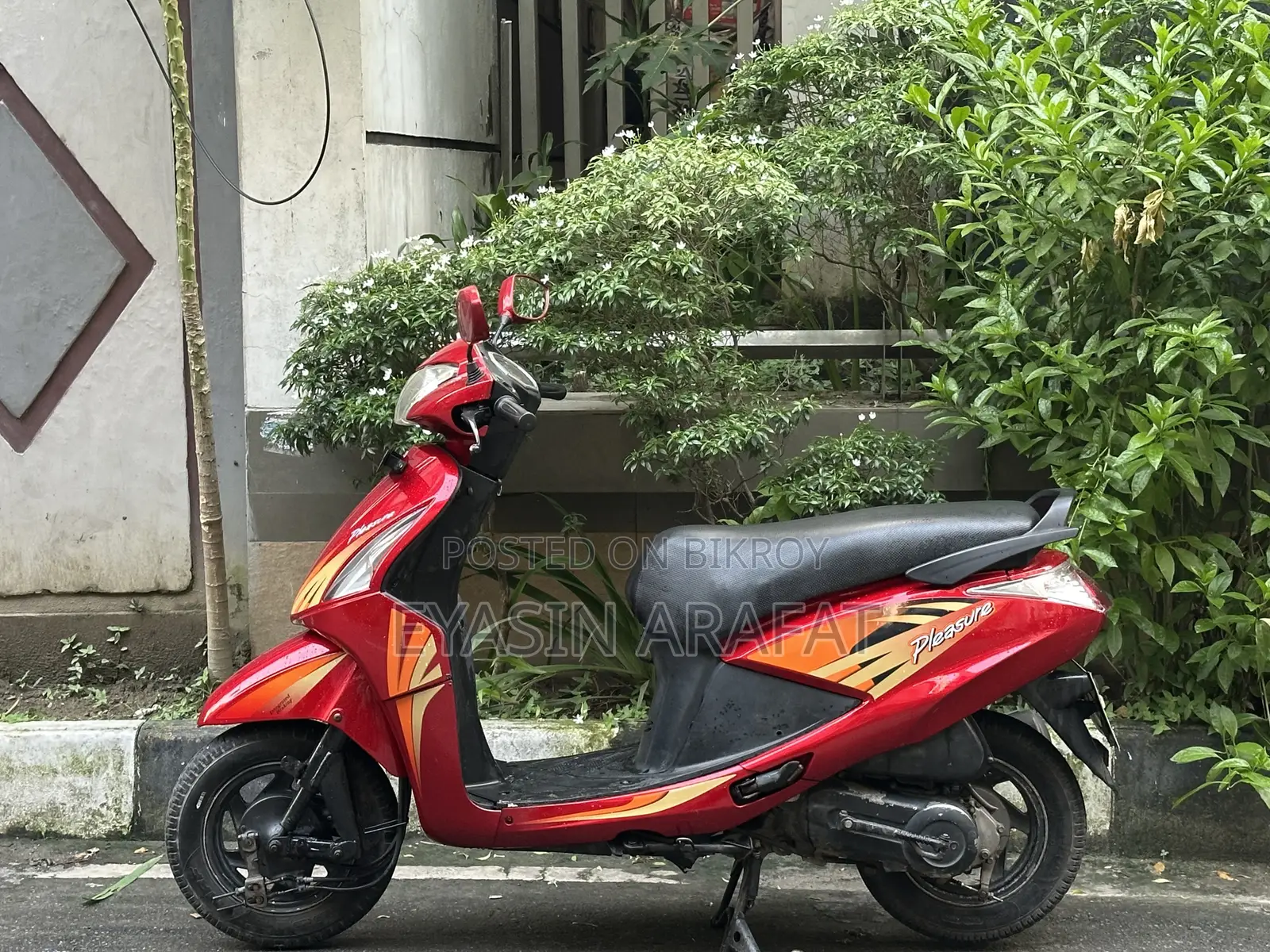 হিরো প্লেজার+ ২০১৯ রেড