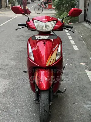 হিরো প্লেজার+ ২০১৯ রেড