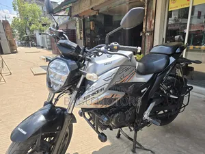 Suzuki Gixxer 2022 Silver