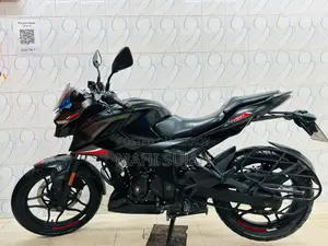 বাজাজ পালসার এন১৬০ ২০২৩ ব্ল্যাক