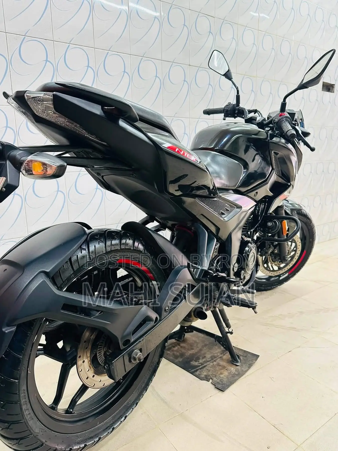 বাজাজ পালসার এন১৬০ ২০২৩ ব্ল্যাক