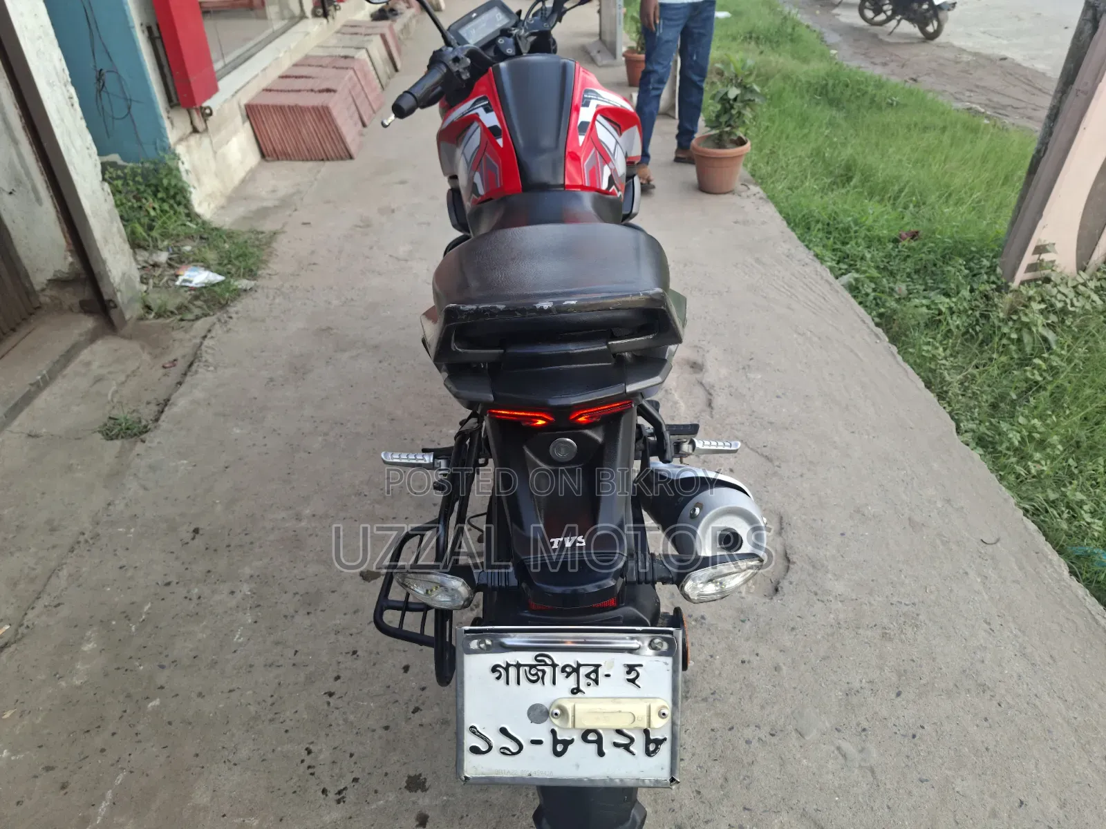 TVS Raider 125 2022 Red