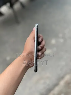 অ্যাপল আইফোন এক্সএস ৬৪ জিবি সাদা