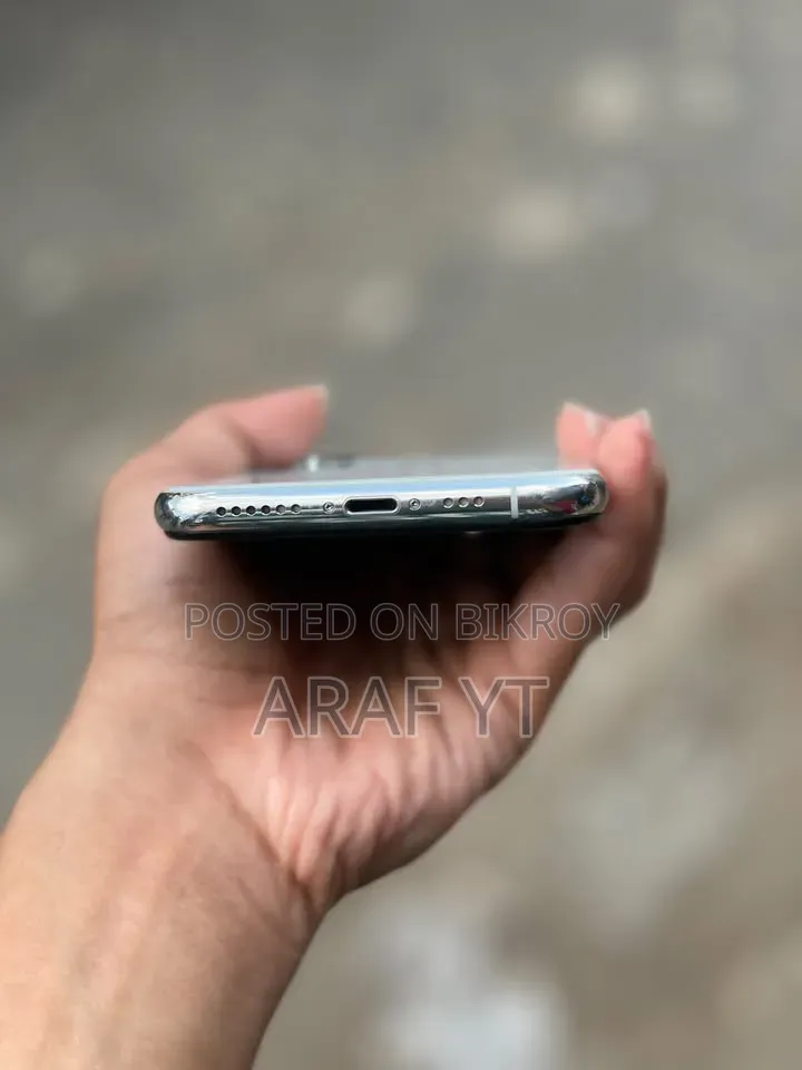 অ্যাপল আইফোন এক্সএস ৬৪ জিবি সাদা