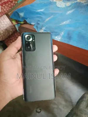 রিয়েলমি ১০ প্রো ১২৮ জিবি কালো