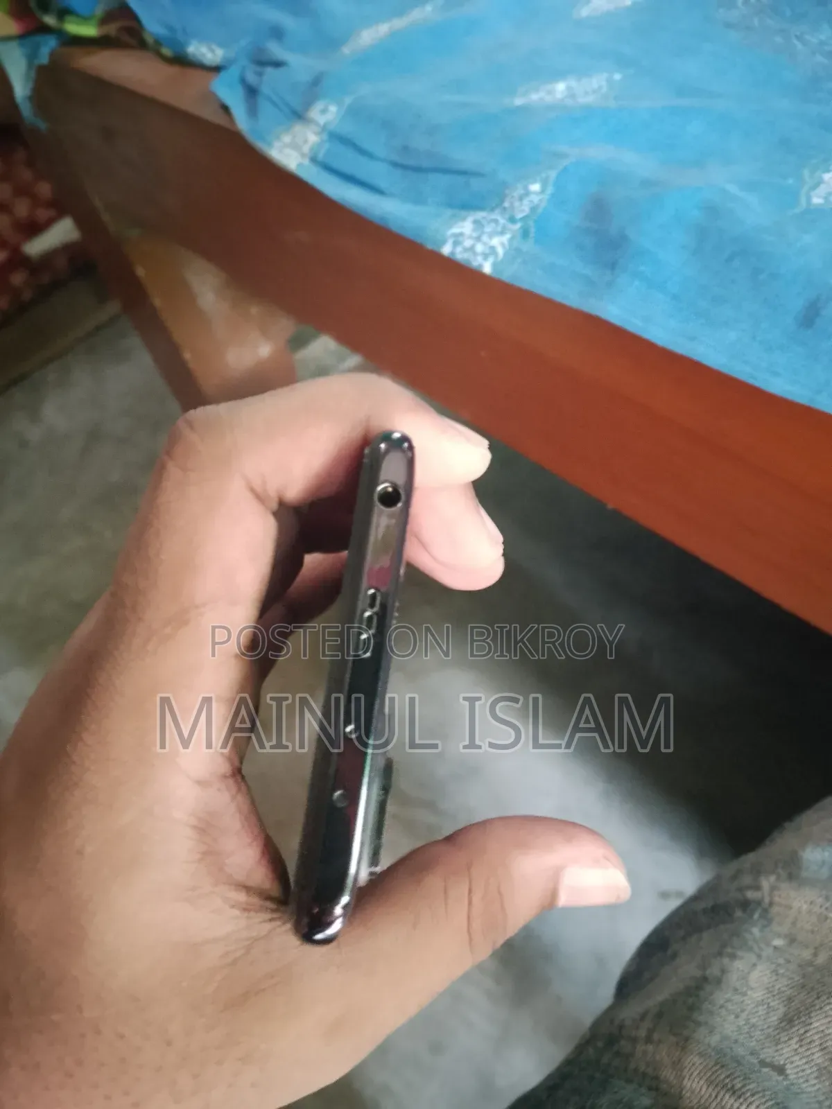 রিয়েলমি ১০ প্রো ১২৮ জিবি কালো