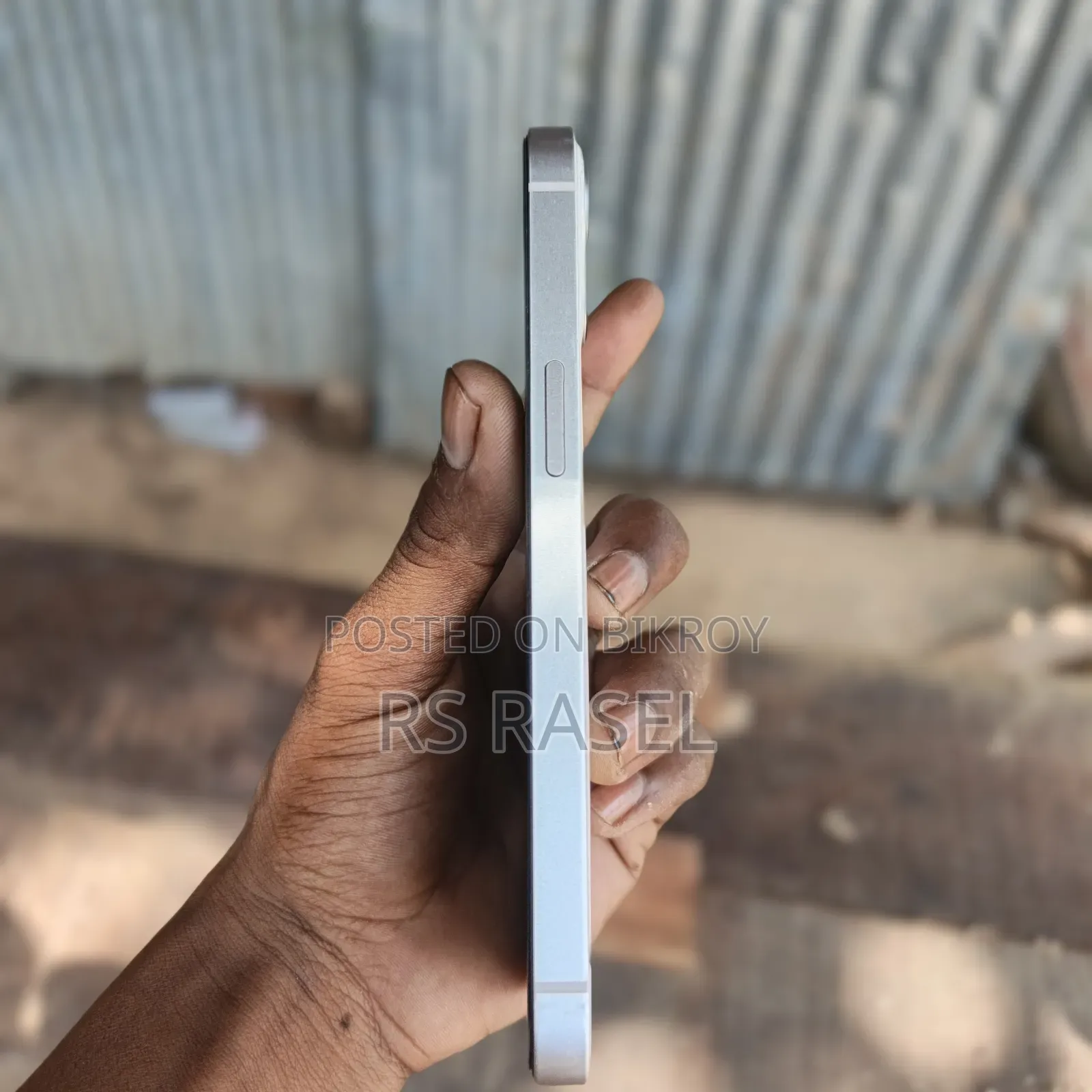 অ্যাপল আইফোন ১৩ ১২৮ জিবি হোয়াইট