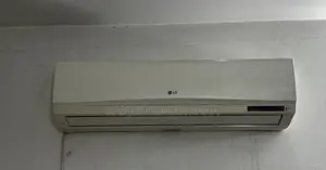 এলজি স্প্লিট টাইপ ১ টন ক্যাপাসিটি এসি