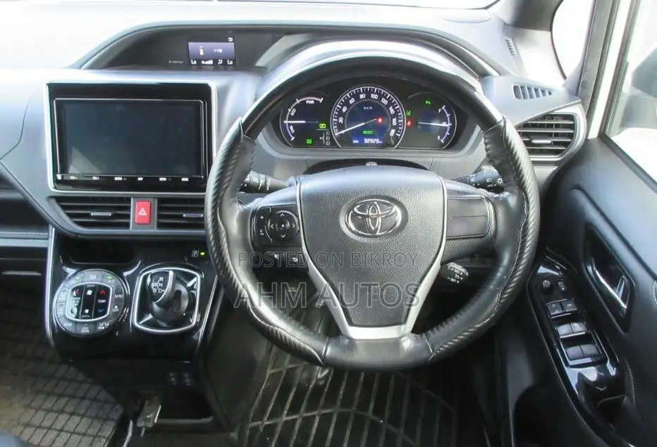 Toyota Esquire 1.8 Four Wheel Drive Hybrid (7 seater) 2021 Pearl