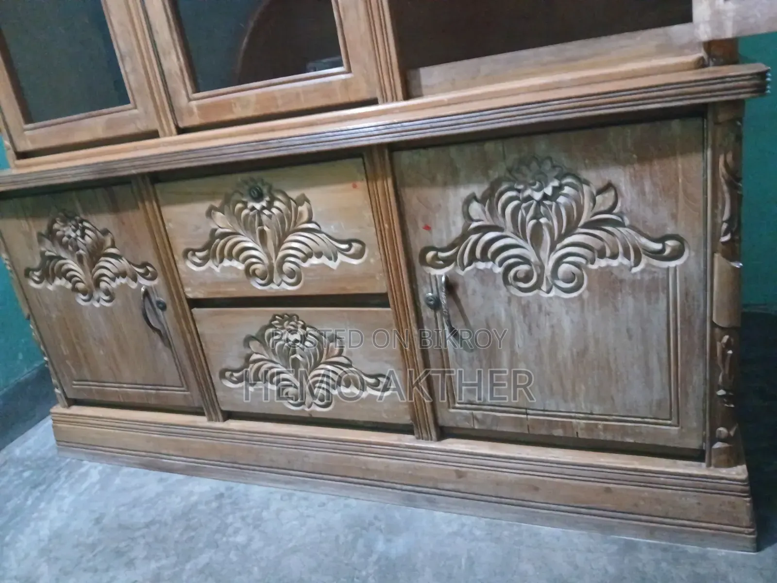 Beautiful showcase for sale