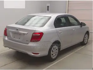 টয়োটা এক্সিও ২০২১ সিলভার