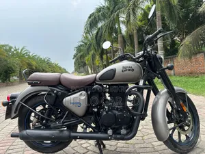 Royal Enfield Classic 350 2025 Gray