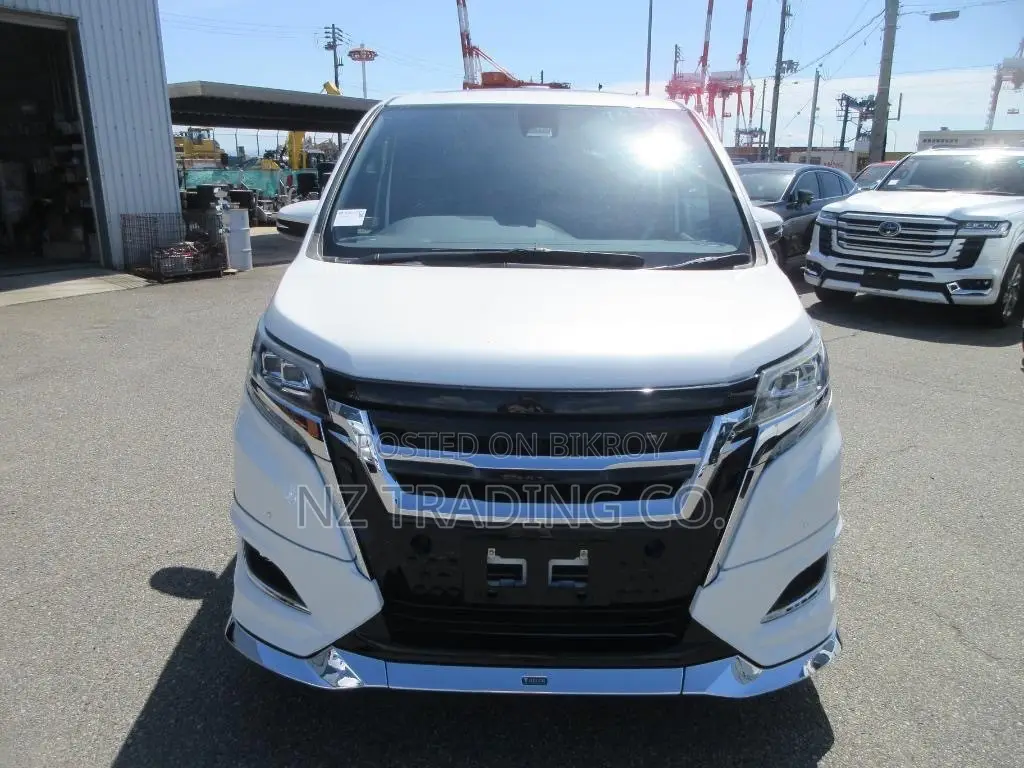 Toyota Esquire 2021 Pearl