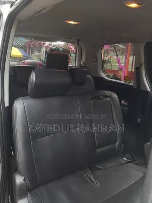 Toyota Noah 2.0 143hp AWD (8 Seater) 2012 Silver