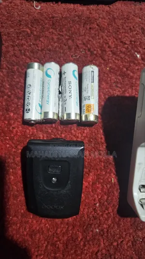 Godox TT520 II Flash + Wireless Trigger + Rechargeable Battery