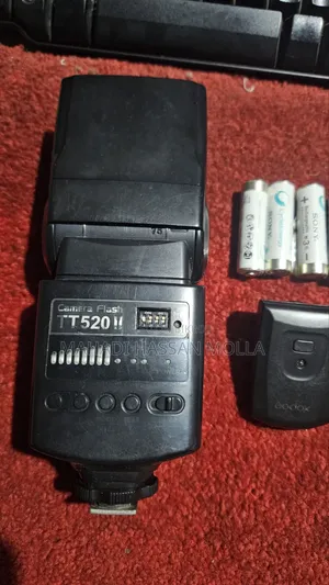 Godox TT520 II Flash + Wireless Trigger + Rechargeable Battery