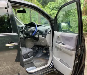 Toyota Noah 2.0 Front-Wheel Drive (8 Seater) 2004 Black