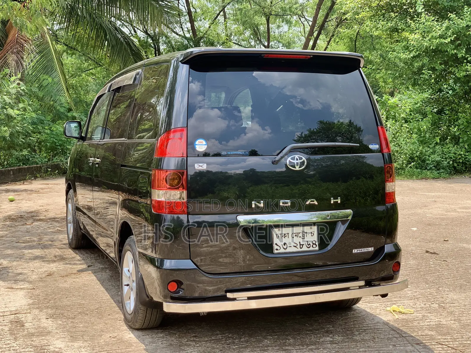 Toyota Noah 2.0 Front-Wheel Drive (8 Seater) 2004 Black
