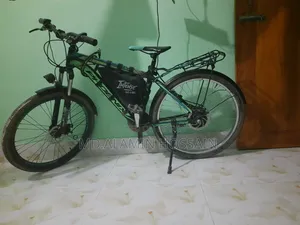 কাস্টম বিল্ট মোটরসাইকেলস ২০২৬ নীল