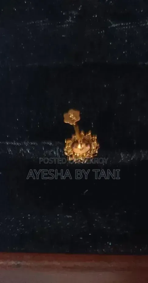 একেবারেই নতুন, অরিজিনাল ডায়মন্ড, গোল্ডের নোজ পিন, চেক করে নিবেন