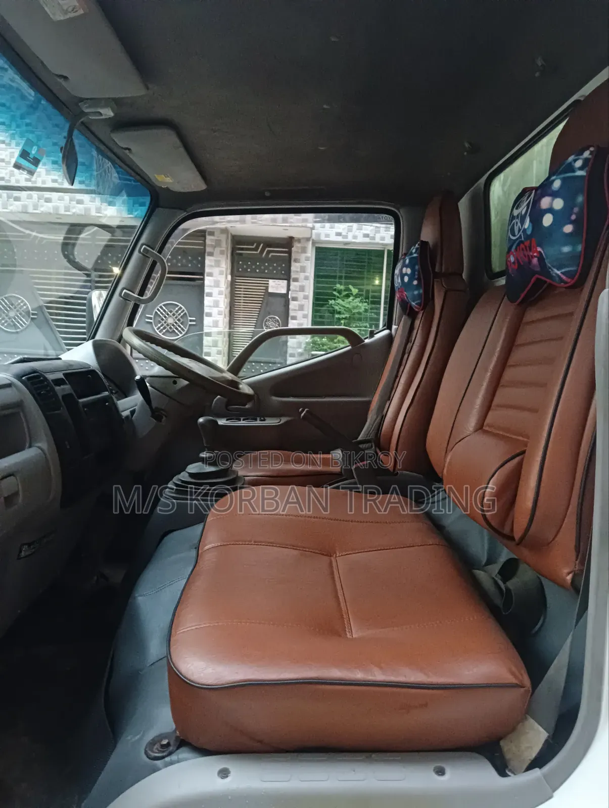 ডেলিভারি ভ্যান ডাইনা