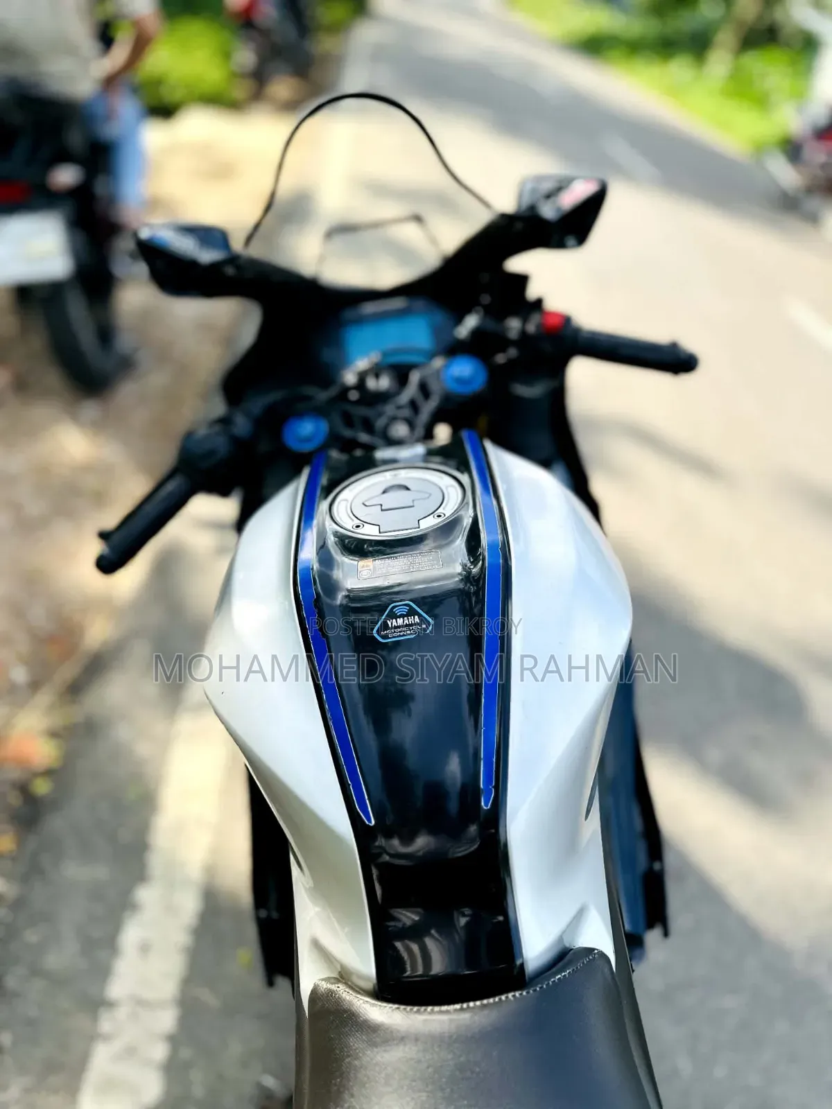 ইয়ামাহা আর১৫এম ২০২৩ সিলভার