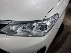 টয়োটা করোল্লা ২০১৯ পার্ল