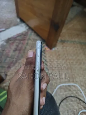 Apple iPhone 6 16 GB White