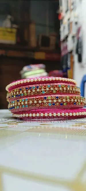 হ্যান্ডমেইড রেশমি চুড়ি