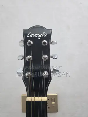 Guitar Emeryla L720A
