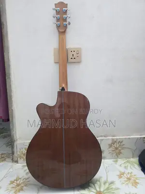 Guitar Emeryla L720A