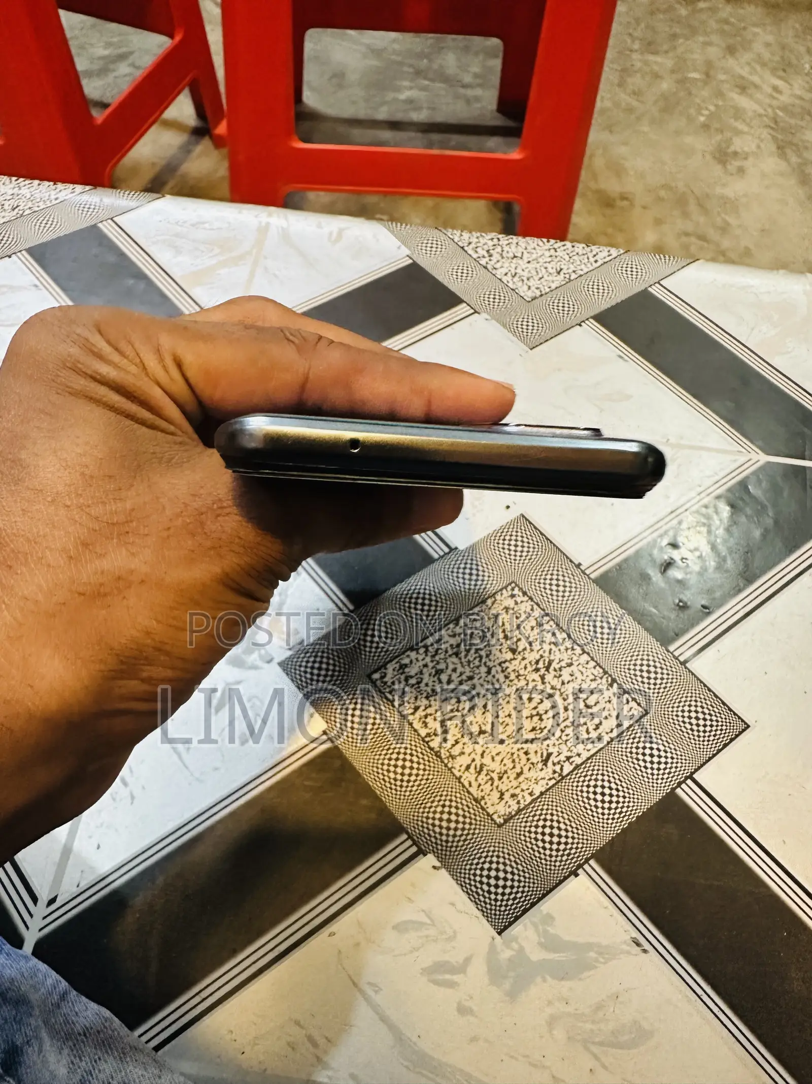 ভিভো ভি১৯ ১২৮ জিবি নীল