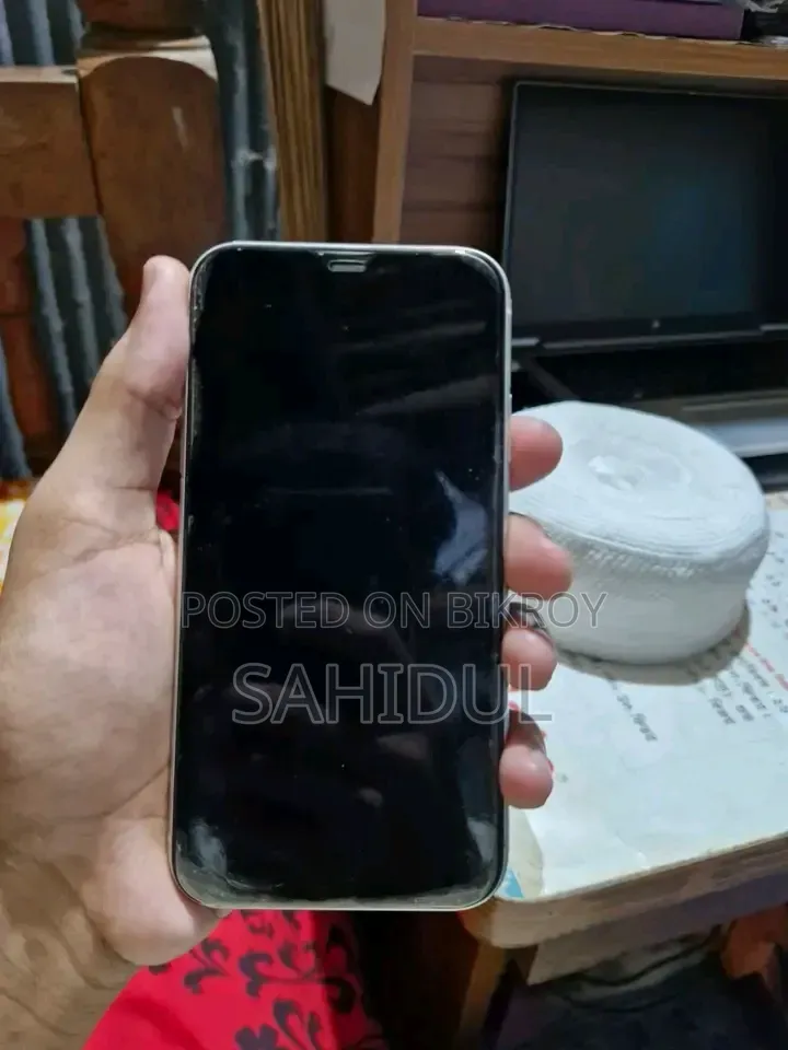 অ্যাপল আইফোন ১১ ৬৪ জিবি হোয়াইট