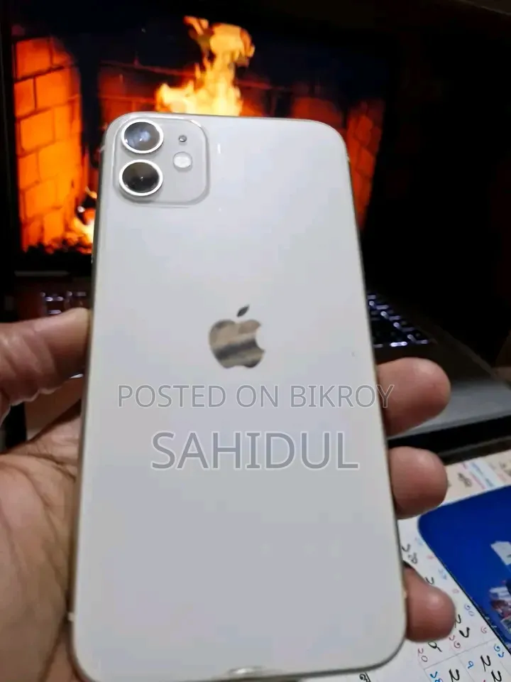 অ্যাপল আইফোন ১১ ৬৪ জিবি হোয়াইট