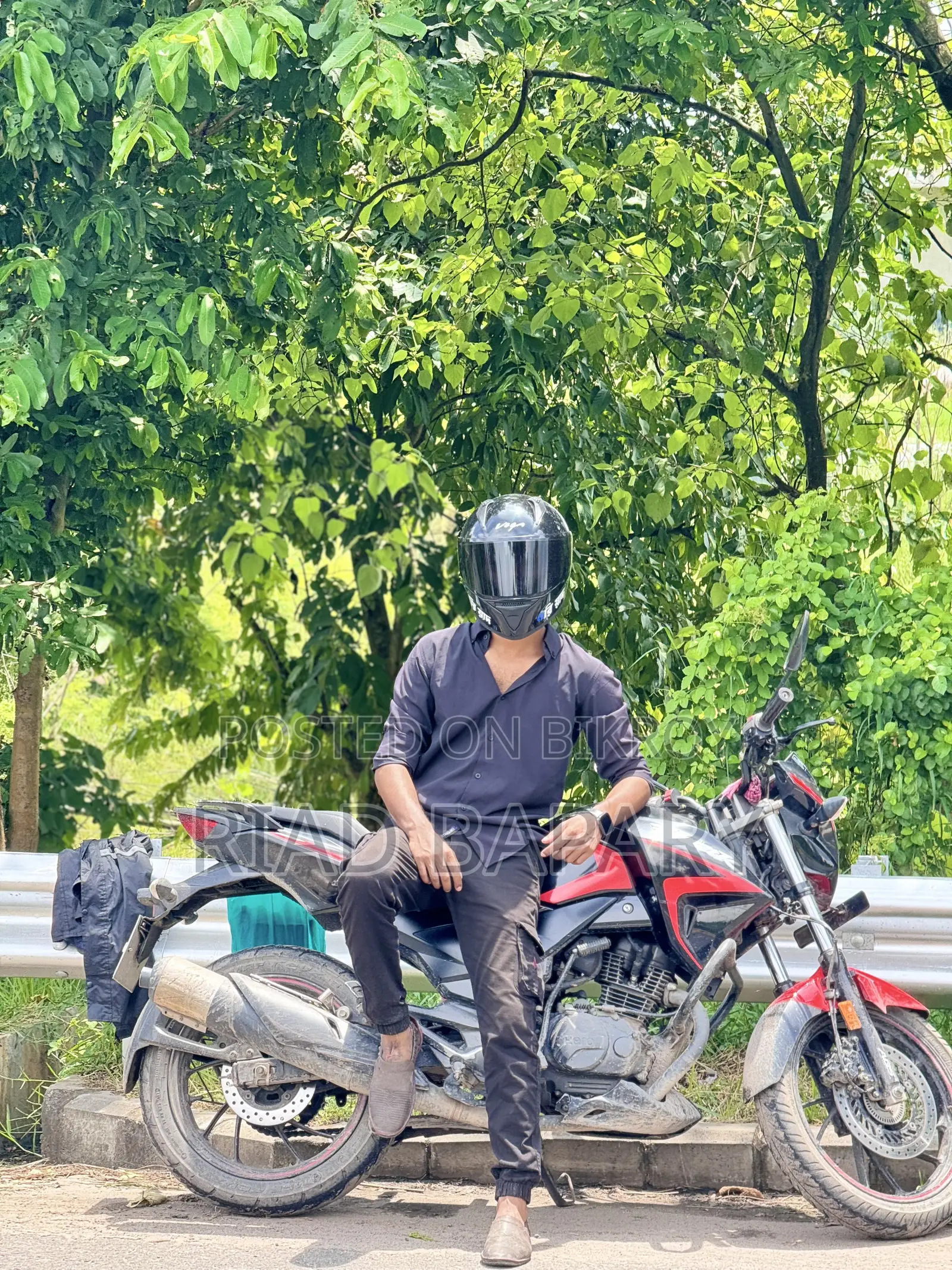 Hero Hunk 2024 Black