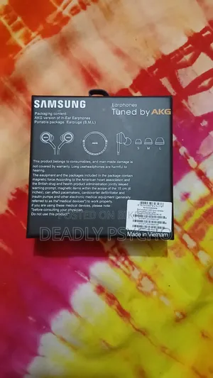 Earphones Tuned by AKG ( AKG by Harman)
