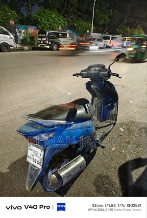 সুজুকি লেটস ২০১৬ নীল