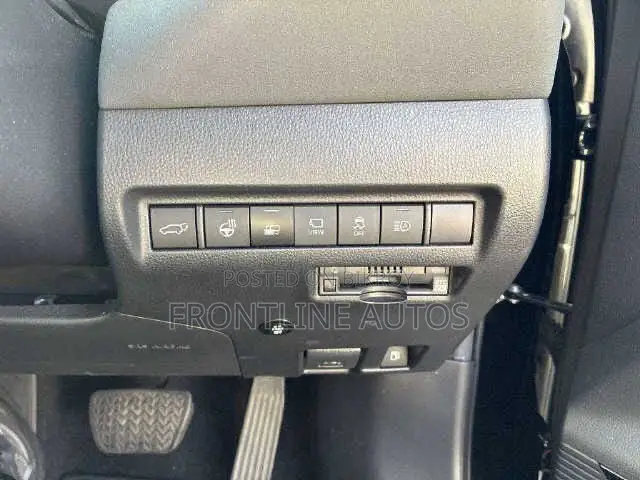 টয়োটা হ্যারিয়ার ২০২১ কালো
