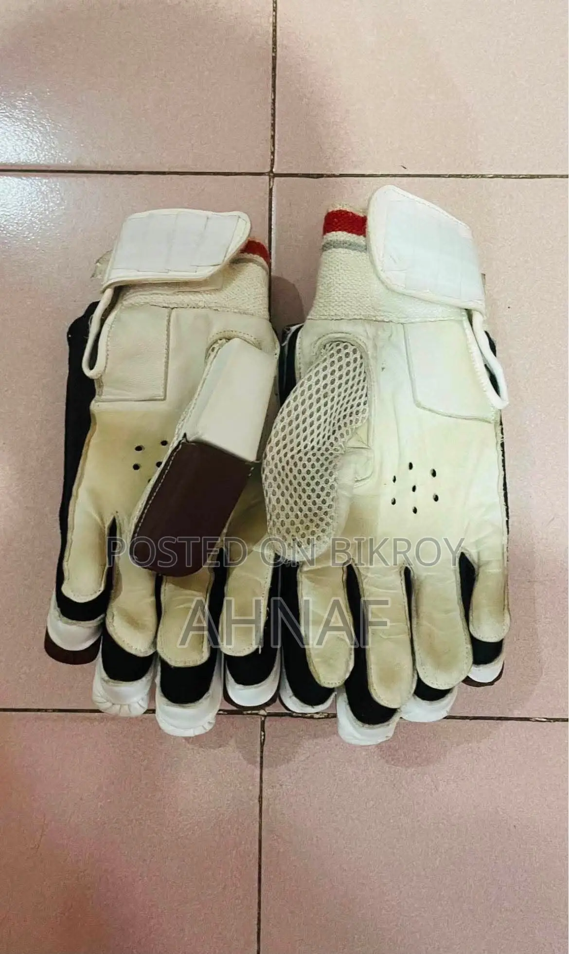 Lefty Cricket Gloves