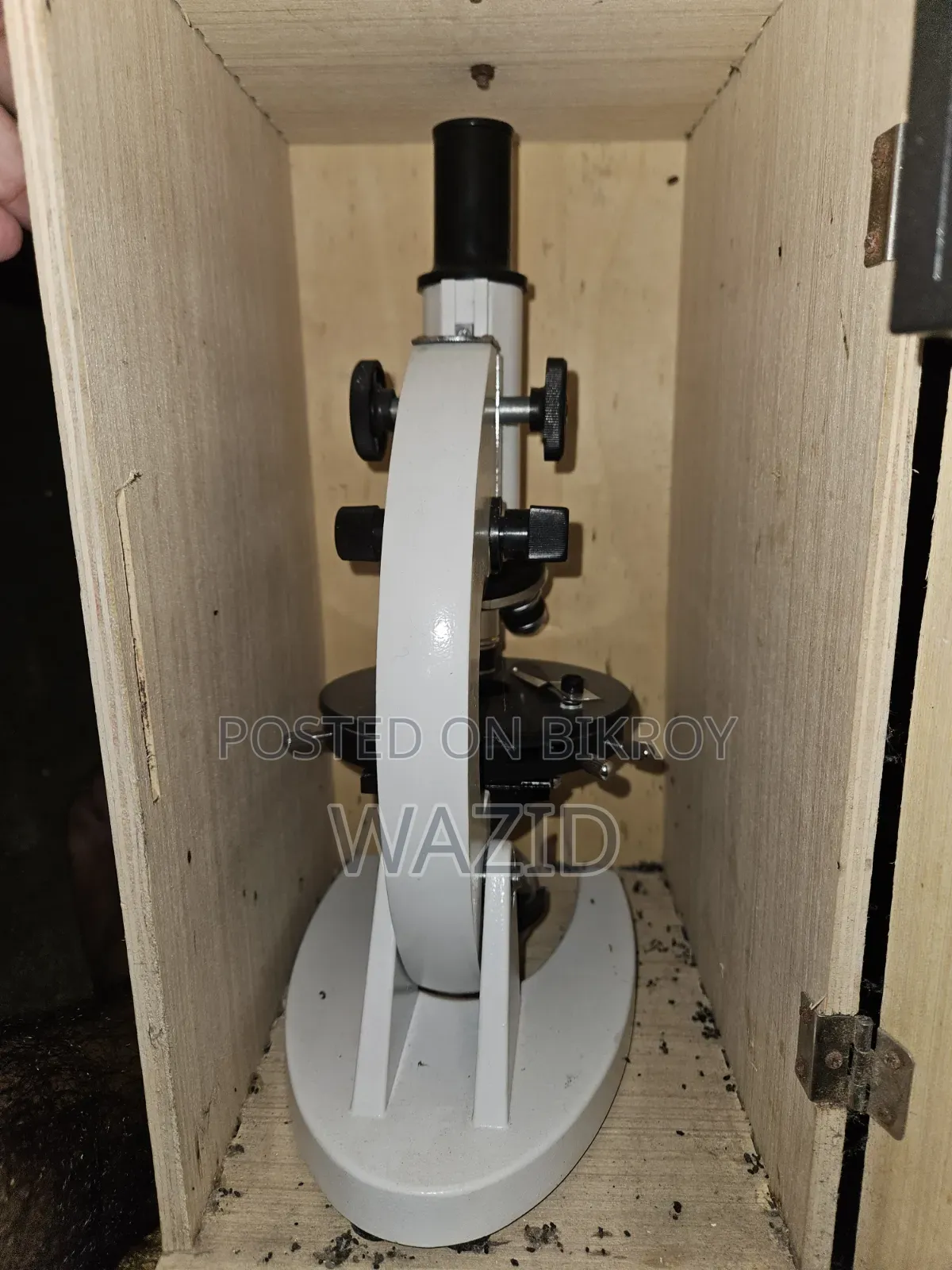 Microscope