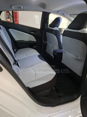 Toyota Prius 2018 White