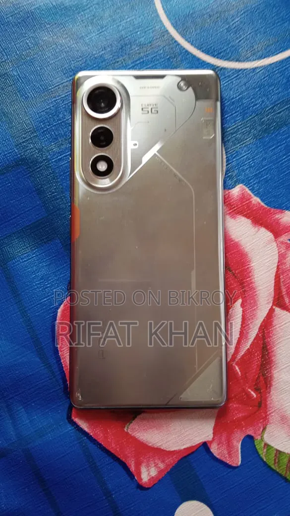 টেকনো পোভা কার্ভ ২৫৬ জিবি সিলভার