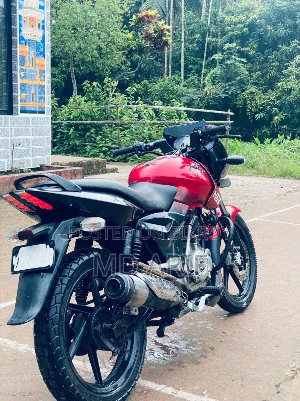 বাজাজ পালসার ১৫০ ২০১৭ রেড