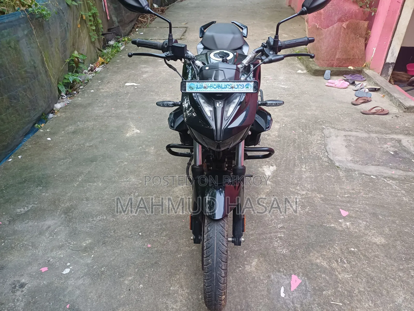 হিরো এক্সট্রিম ১২৫আর ২০২৫ কালো