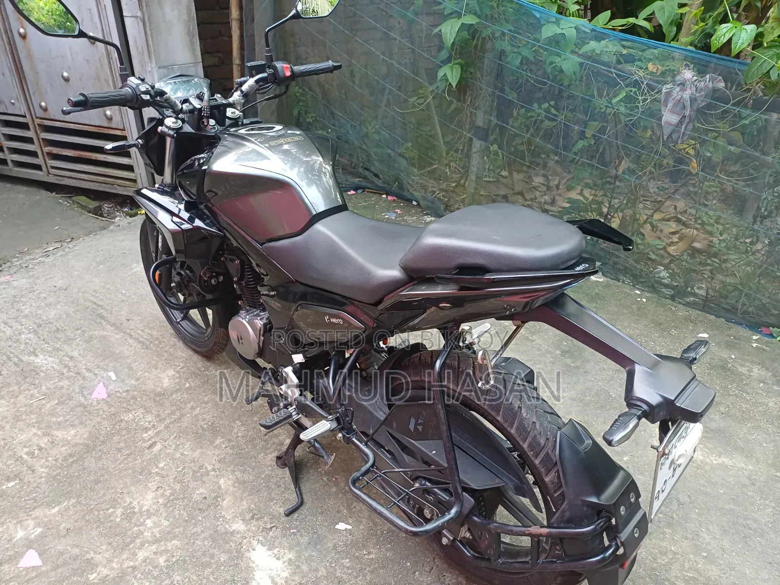 হিরো এক্সট্রিম ১২৫আর ২০২৫ কালো