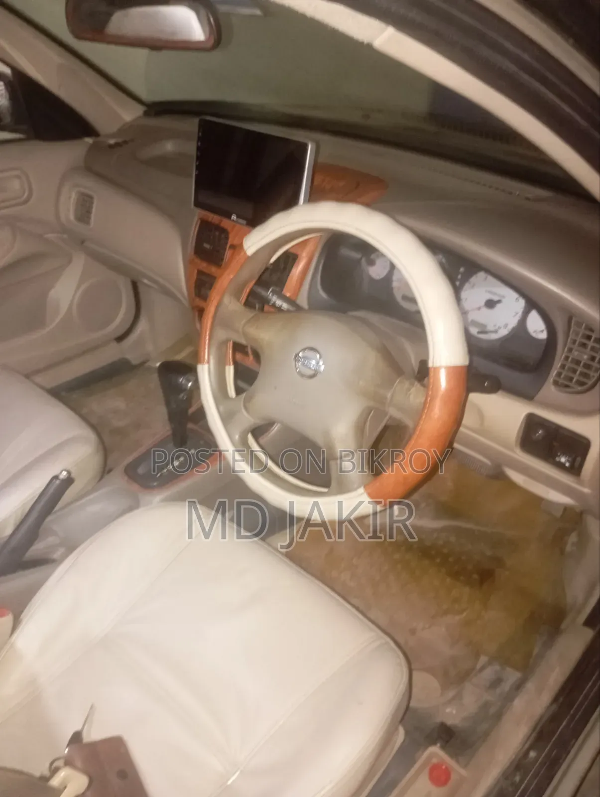 Nissan Sunny 2004 Gold