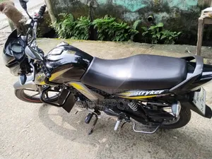 টিভিএস স্ট্রাইকার ১২৫ ২০২১ কালো