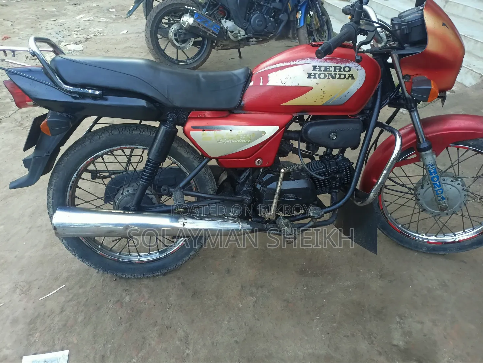 হিরো ২০০৪ লাল